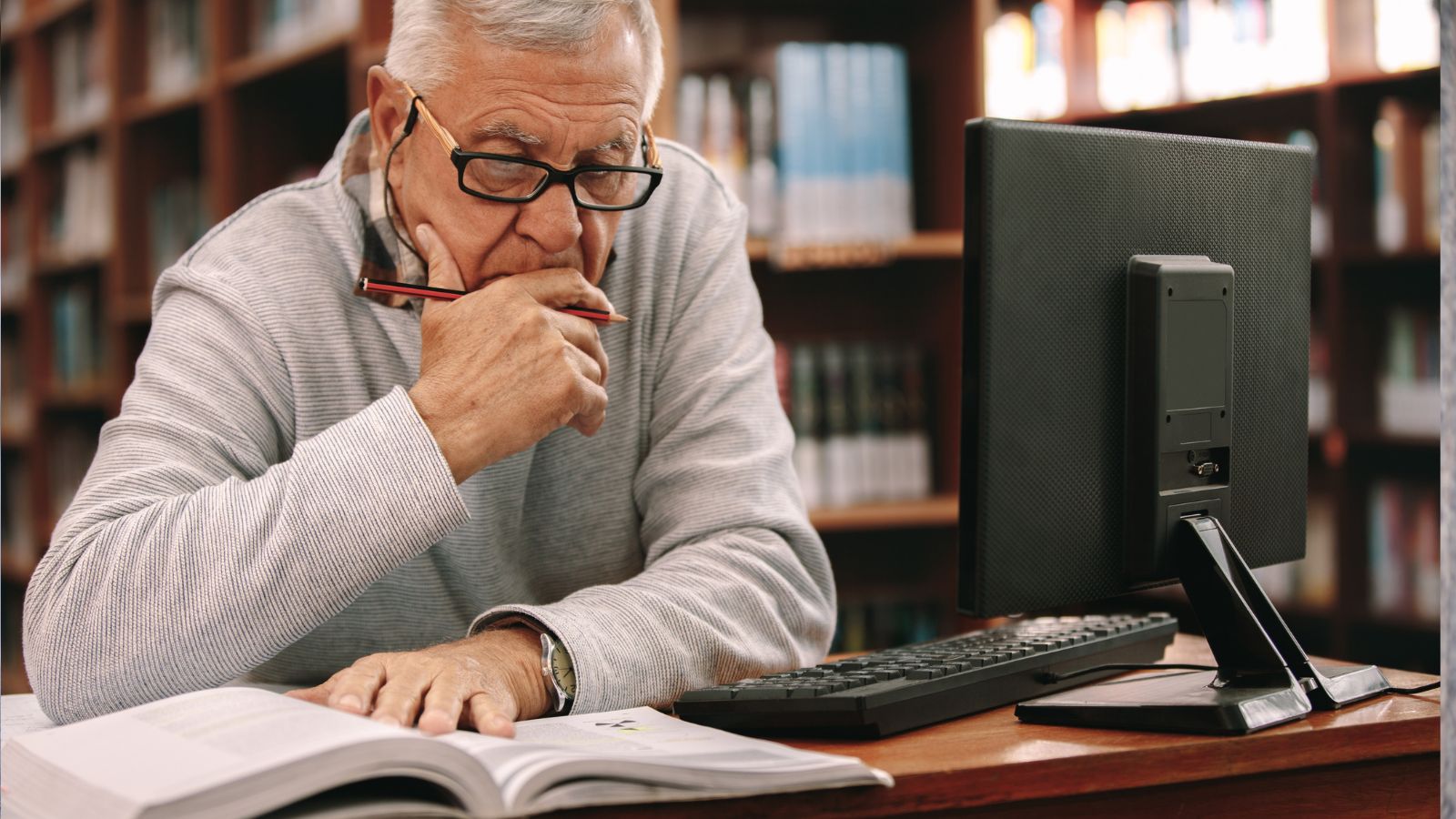 50-plusser zoekt informatie over einde rentevaste periode